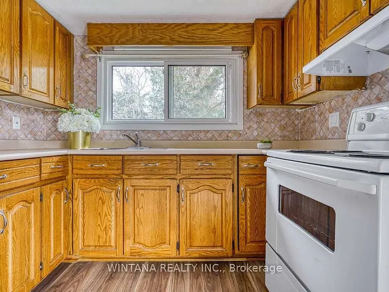 29 Whitman St #UPPER — Photo 4