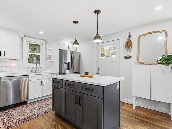 3rd image of 28 Cleveland St #0
