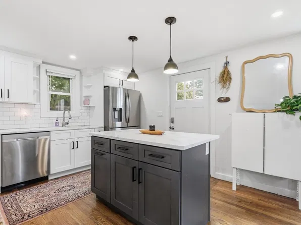 28 Cleveland St, Medford, MA 02155