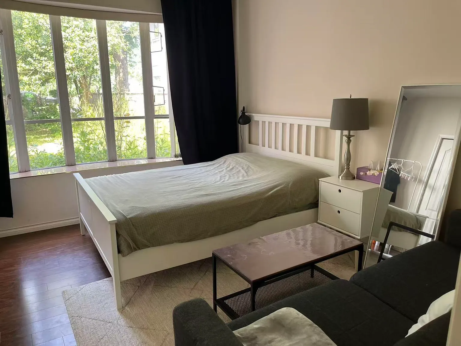 2 bed, 700 sqft, $1,500 — Photo 2