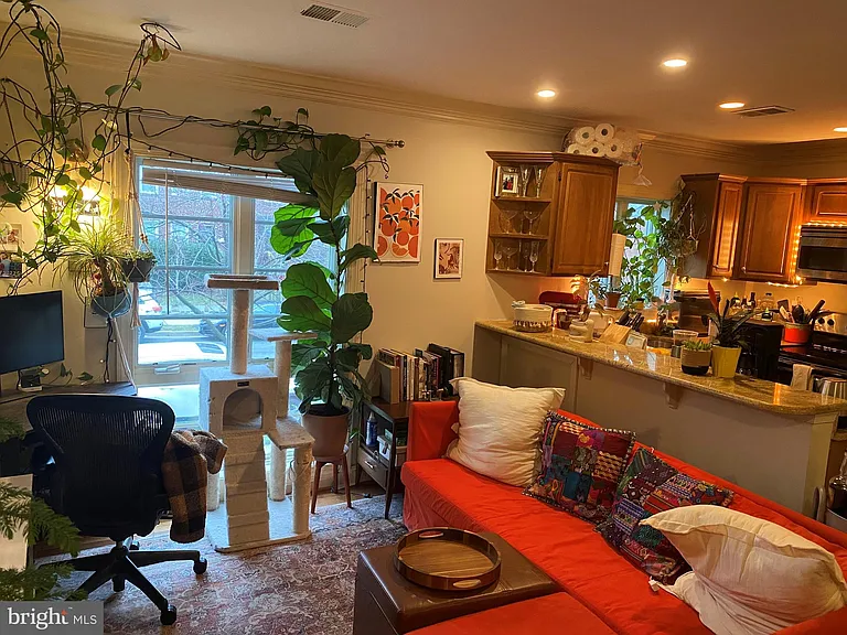 1219 Oronoco St #201 — Photo 4