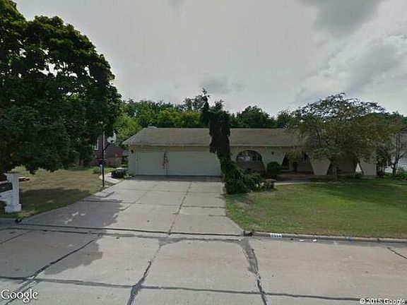 2nd image of 2514 Emerald Dr
