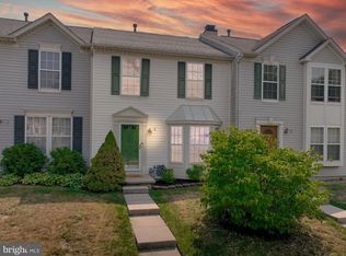4 Coachlight Dr, Sicklerville, NJ 08081