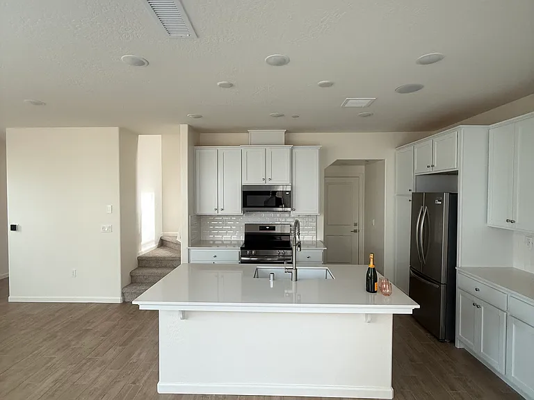 1519 Redbrick Ln — Photo 4