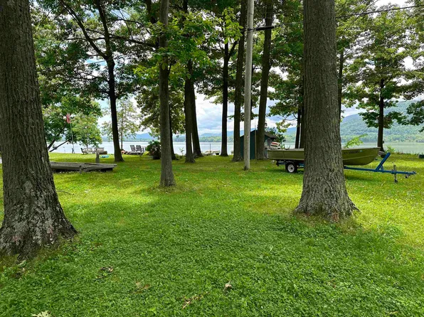 51 Island Drive, Bridport, VT 05734