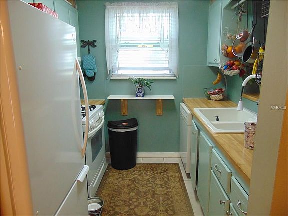 4th image of 5530 80th St N Unit B105