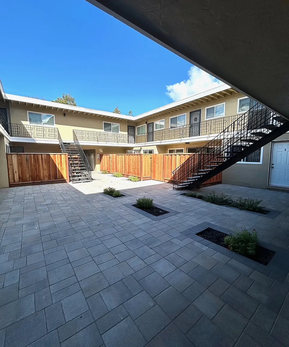3745 Miramar Way — Photo 4