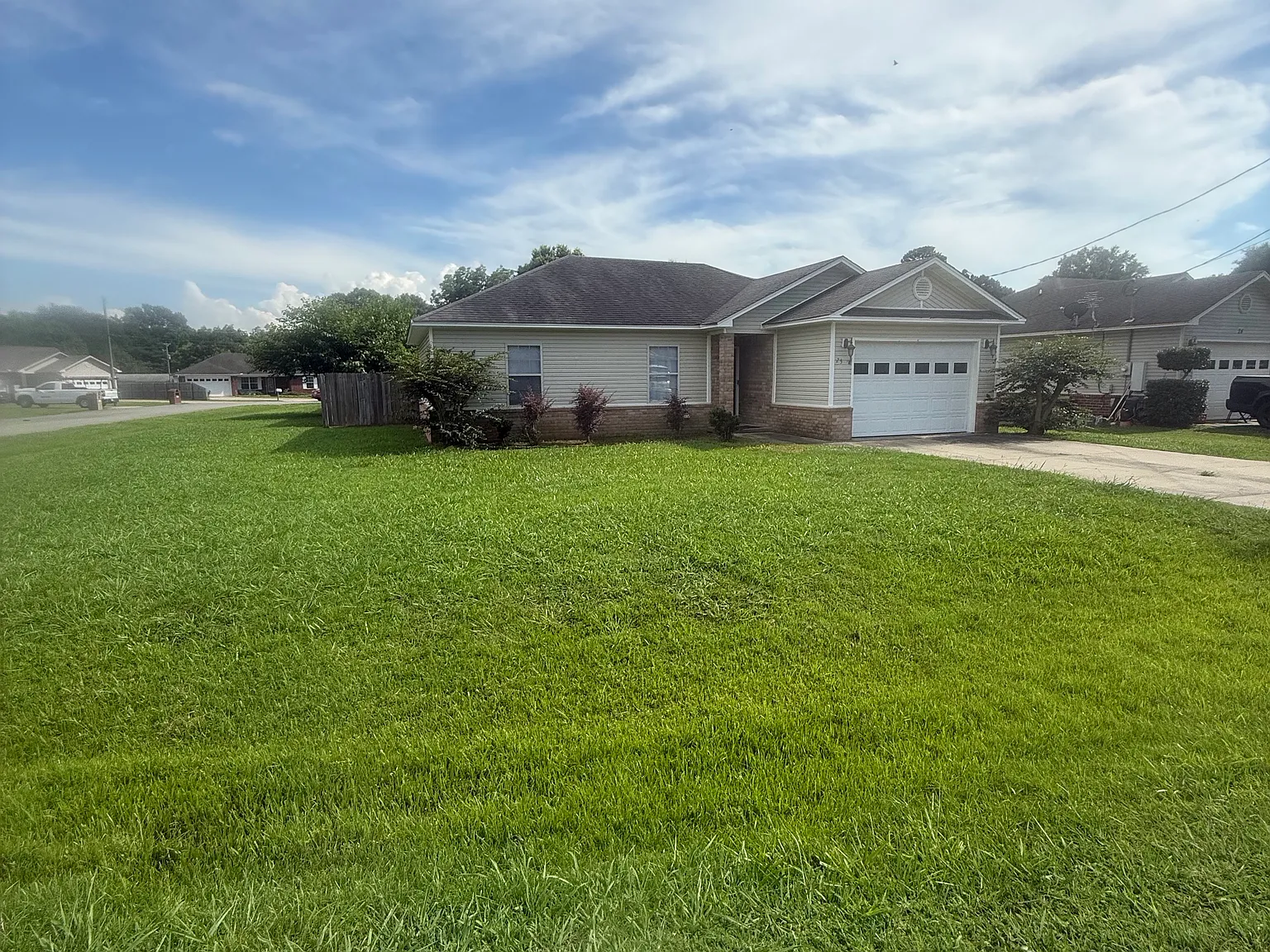 3 bed, 1243 sqft, $1,200 — Photo 2