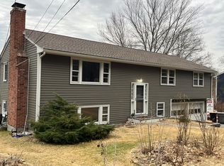 5 Pinehill Rd, Framingham, MA 01701