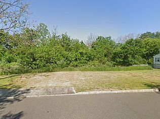 32 Canal View Dr, Lawrence Township, NJ