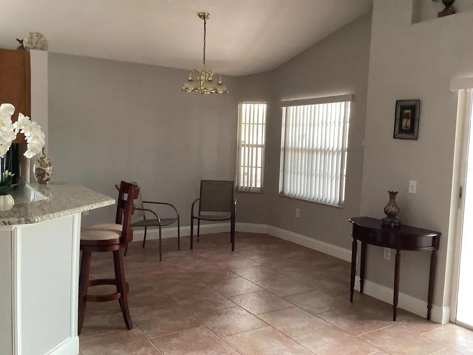 3 bed, 1409 sqft, $2,350 — Photo 2