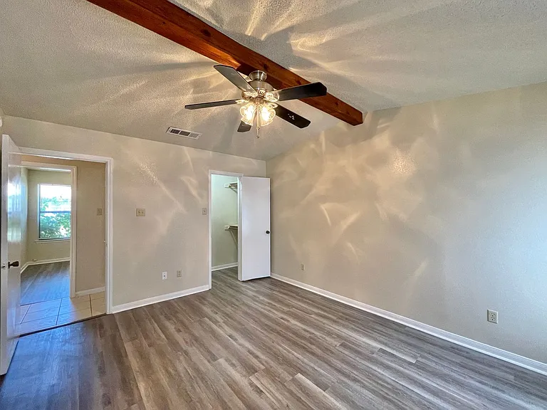 109 S Brook Dr — Photo 18