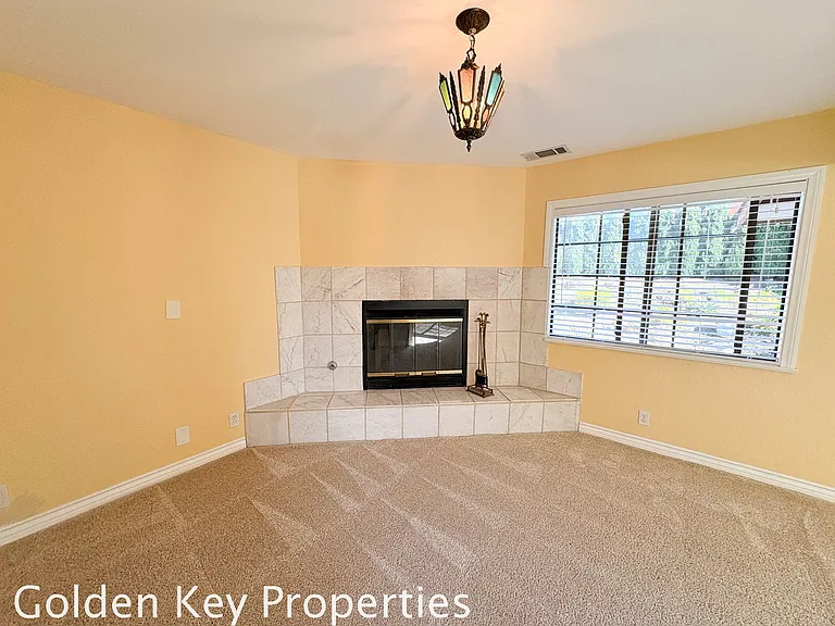 2475 Unicornio St — Photo 25