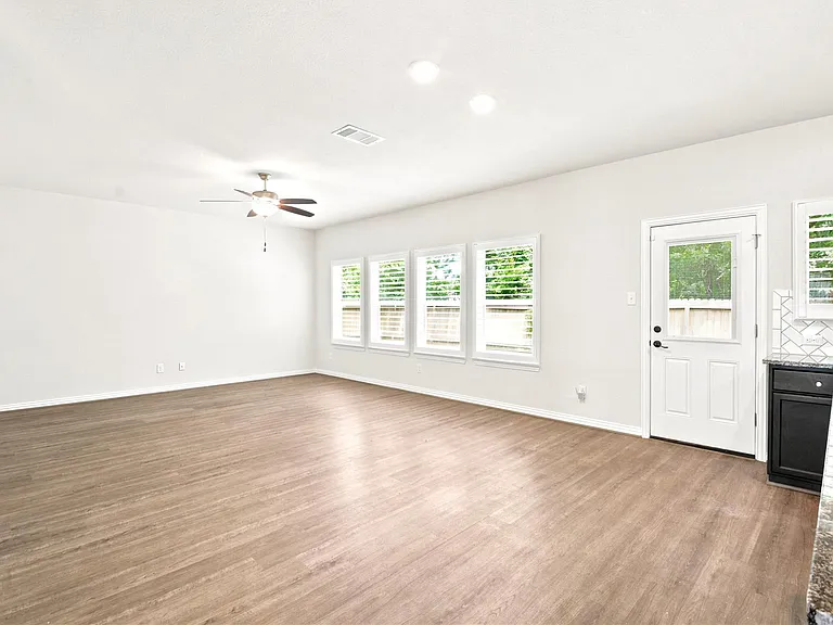 1202 Vilamoura Ct — Photo 12
