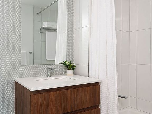 3rd image of 311 11th Ave APT 615