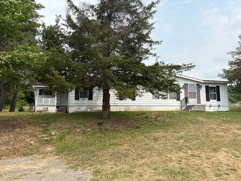 750 North Blacks Corners Rd. Imlay City, MI 48444
3 or 4 bedroom home