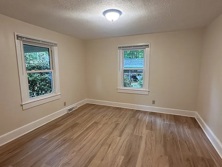 5256 Irish Rd — Photo 10