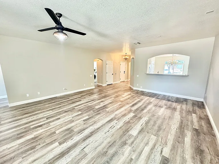 847 E La Costa Pl — Photo 3