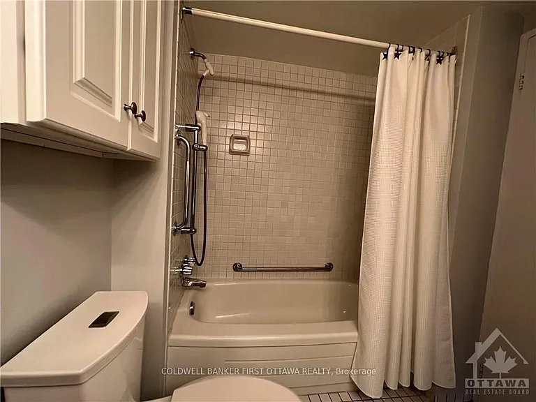 2759 Carousel Cres #307 — Photo 16