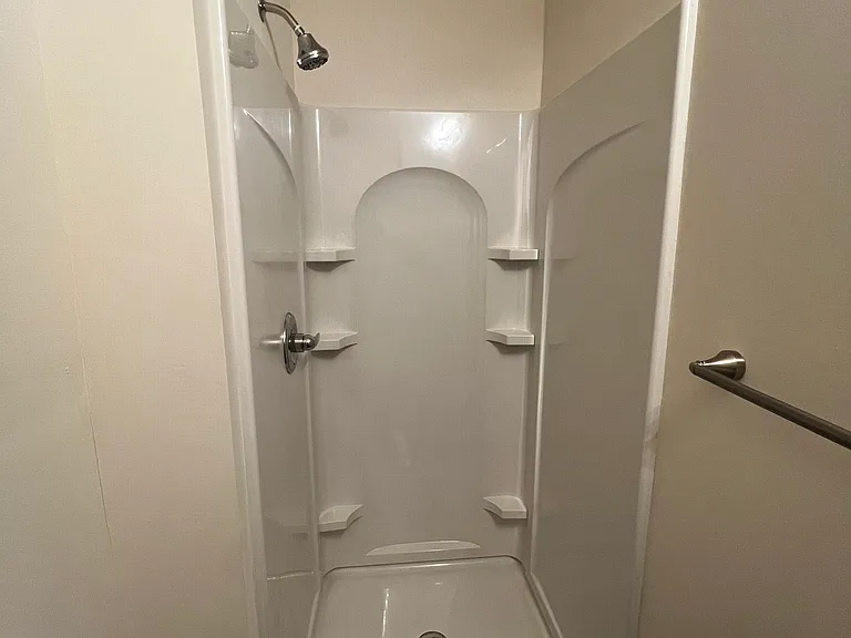 1608 Holmes St — Photo 10
