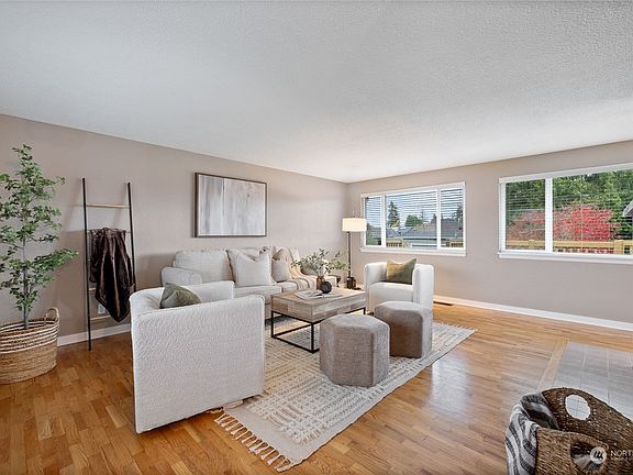 2nd image of 2107 N Shirley