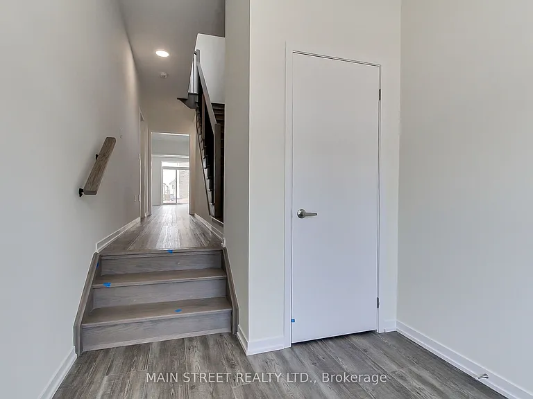 12 Donald Ingram Cres — Photo 6