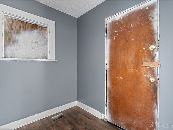 5th image of 2654 N Gettysburg Ave