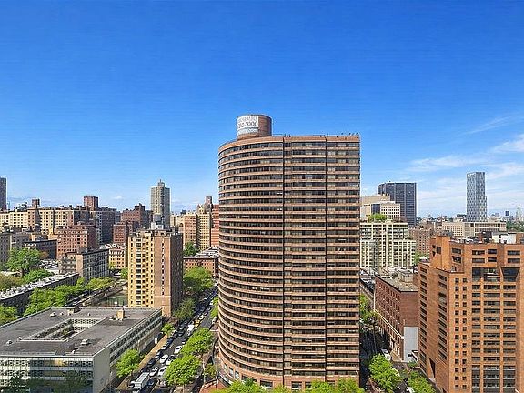 4th image of 215 E 96th St #23K