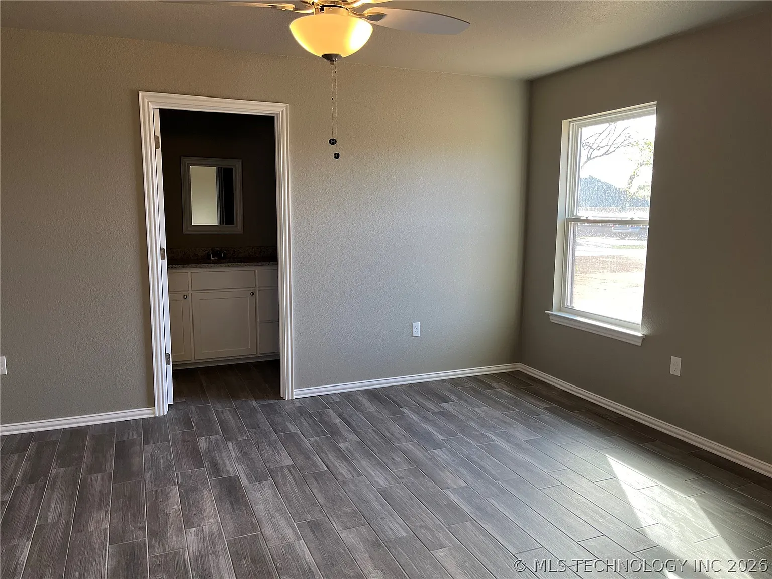 2 bed, 2.0 bath, 1085 sqft, $1,200 — Photo 4