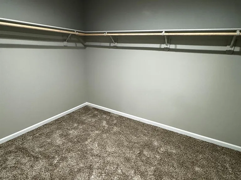 4832 N Fruit Ave — Photo 18