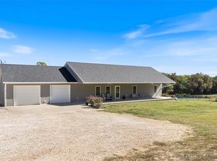 102 Greystone Rd, Eldon, MO 65026