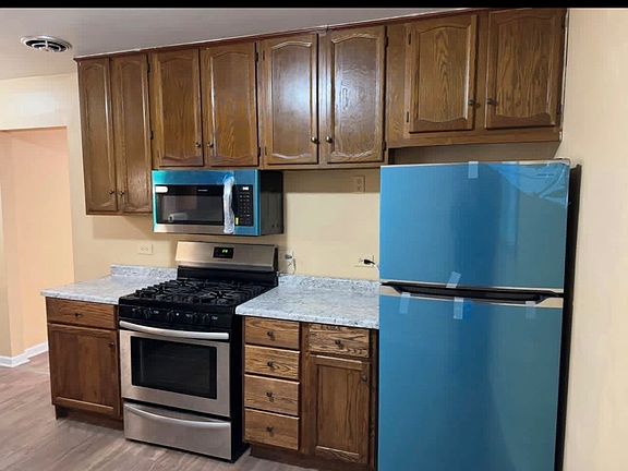 3rd image of 160 E Northwest Hwy APT I