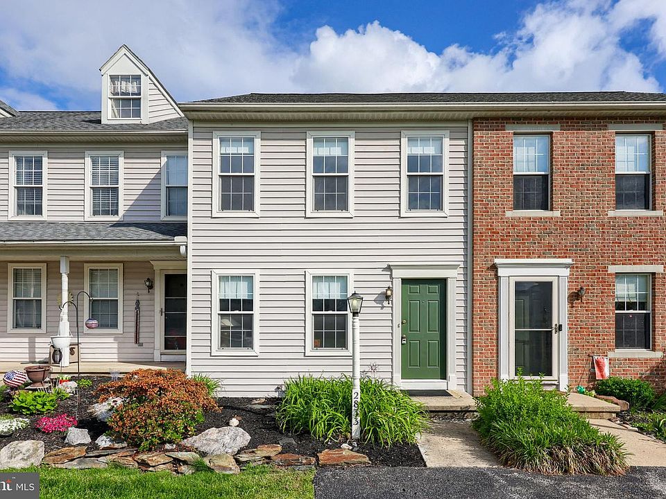 1st image of 2833 Woodmont Dr