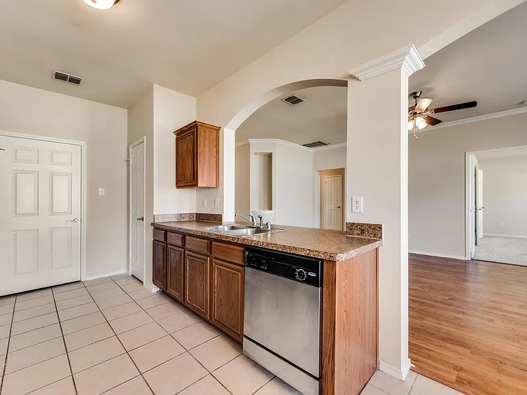 819 Hibiscus Trl — Photo 16