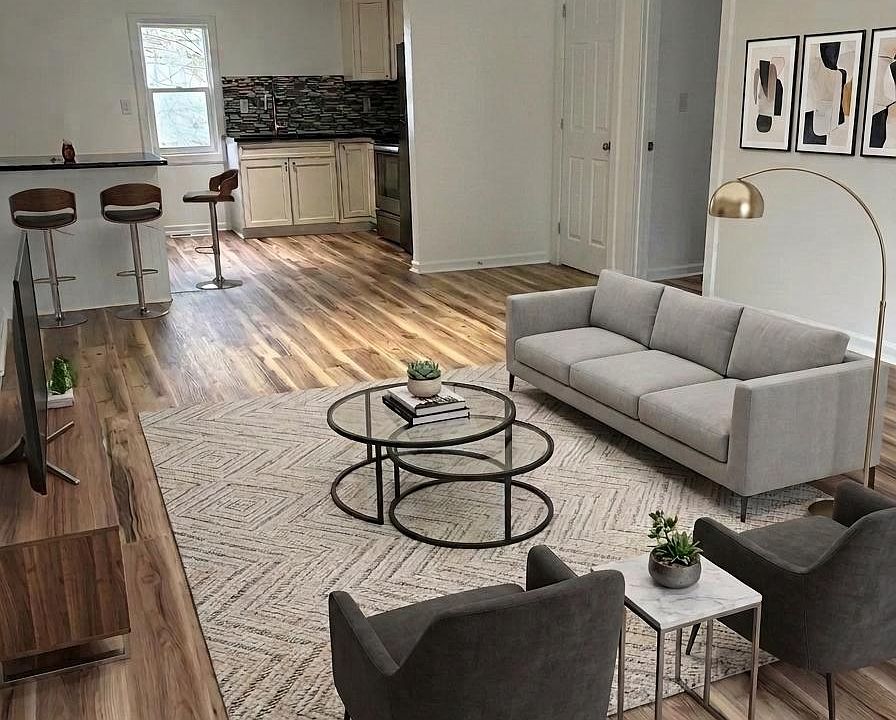 1st image of 118 Alden Ave E