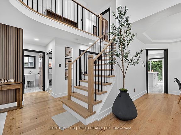 4th image of 1077 Corrie St