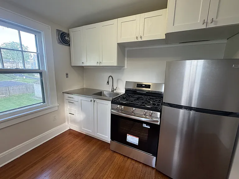 569 Trinity Pl #2 — Photo 10