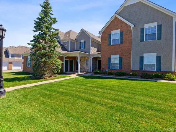 54762 Monarch Dr, Shelby Township, MI 48316