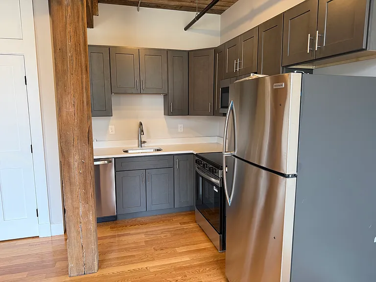 1665 Main Street — Photo 16