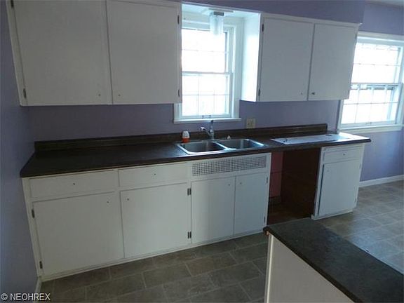 2nd image of 492 Greenwood Ave