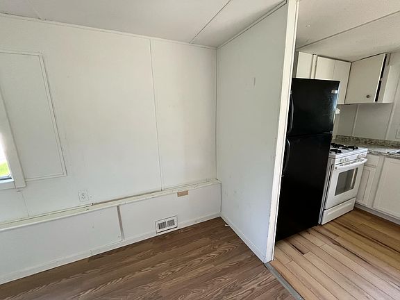 3rd image of 1020 SW 24th Ave #5