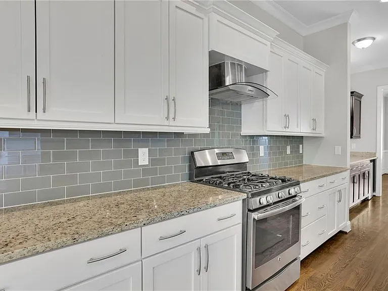 3245 Lynwood Dr — Photo 8