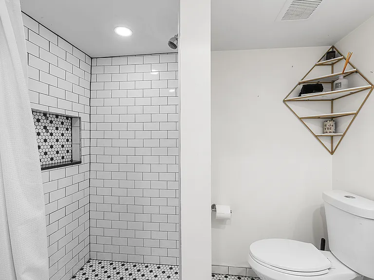 1204A S Bucknell St — Photo 23