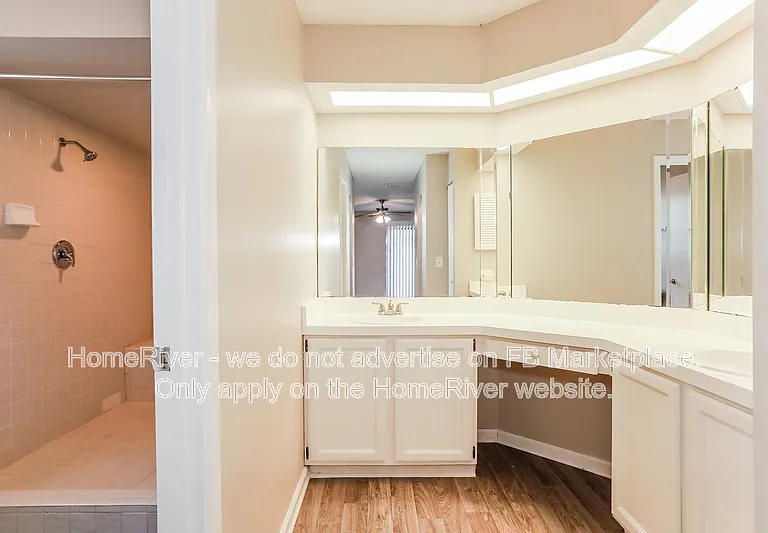 7966 Amandas Crossing Dr E — Photo 10