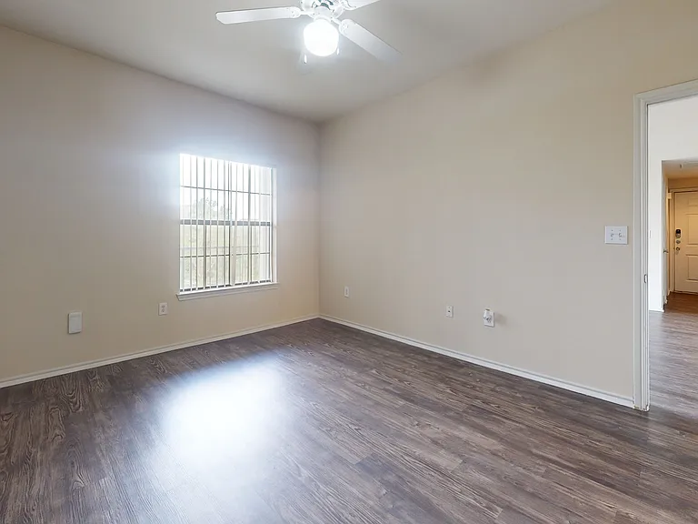 Lakeline Villas — Photo 105