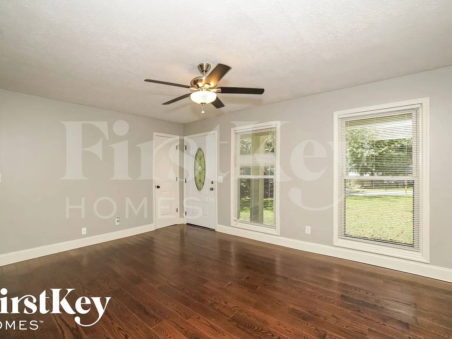 3 bed, 2.0 bath, 1300 sqft, $2,005 — Photo 3