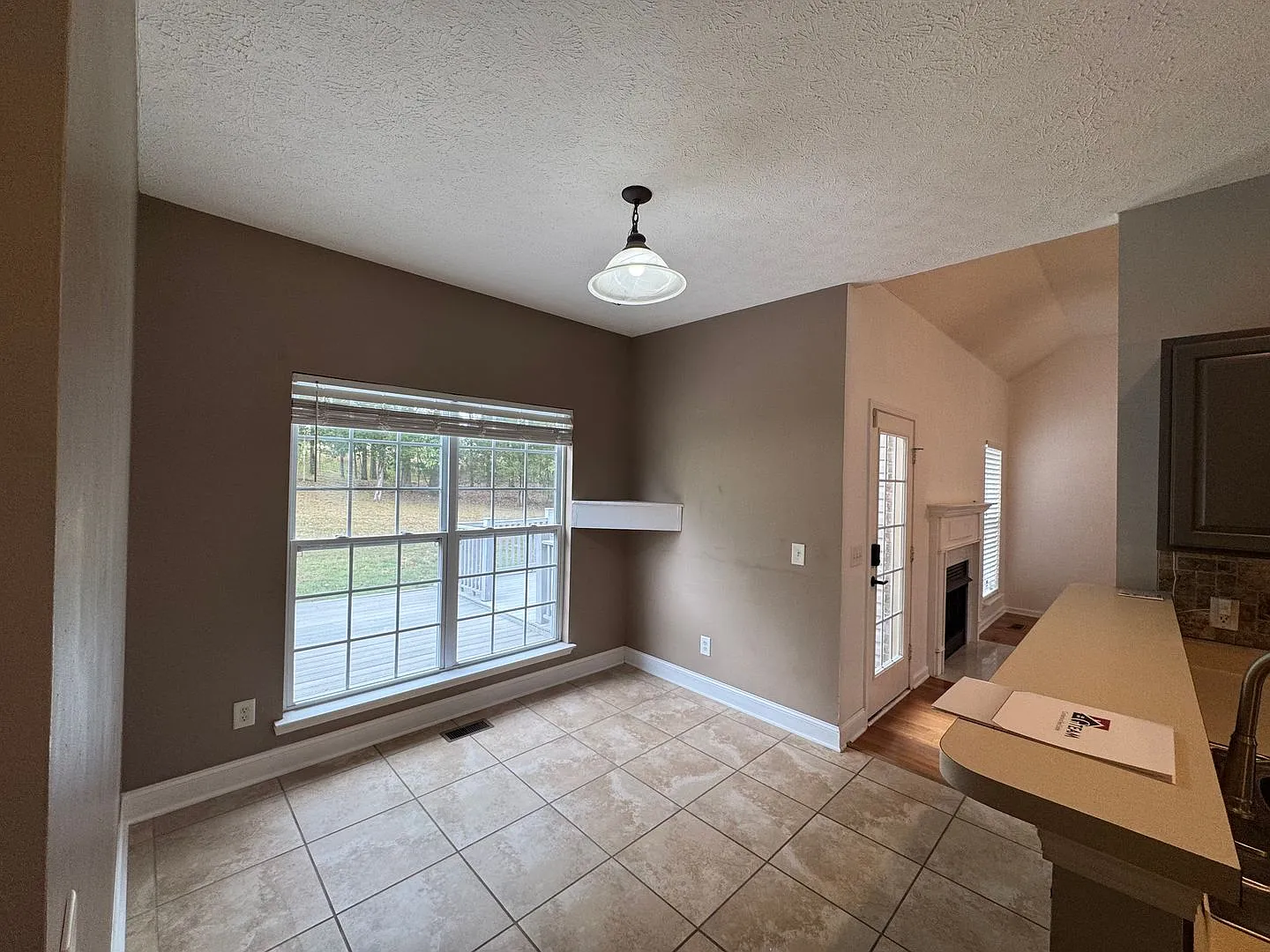 G Team - For Lease- 3 Bed 2 Bath — Photo 3