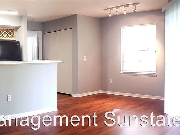 5th image of 7270 Westpointe Blvd APT 912