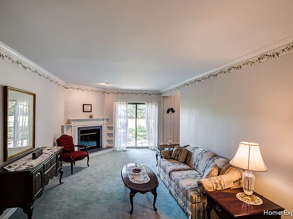 3rd image of 11147 Regency Dr