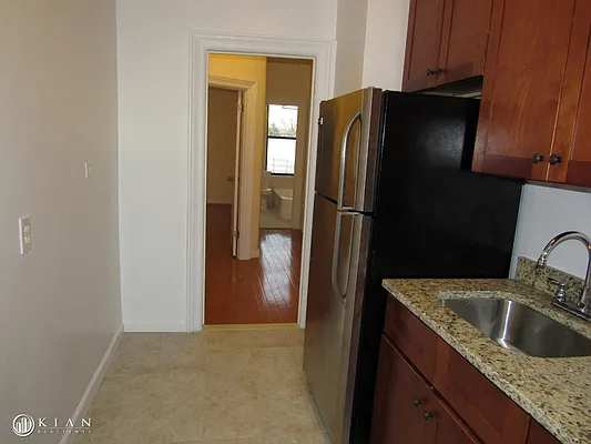 Rented by Kian Realty | media 4